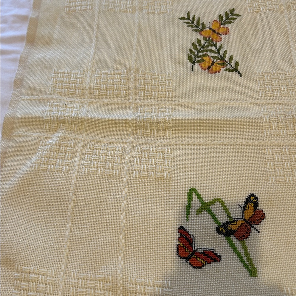 OOAK Hand-Embroidered Cross-Stitched on Homespun Style Tablecloth Throw 1980-90s - Picture 8 of 10